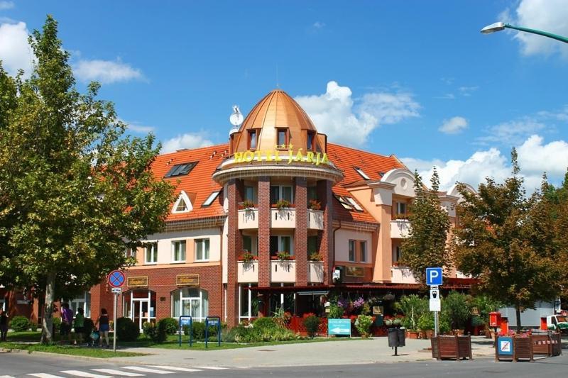 Hotel Jarja Hajduszoboszlo Ngoại thất bức ảnh