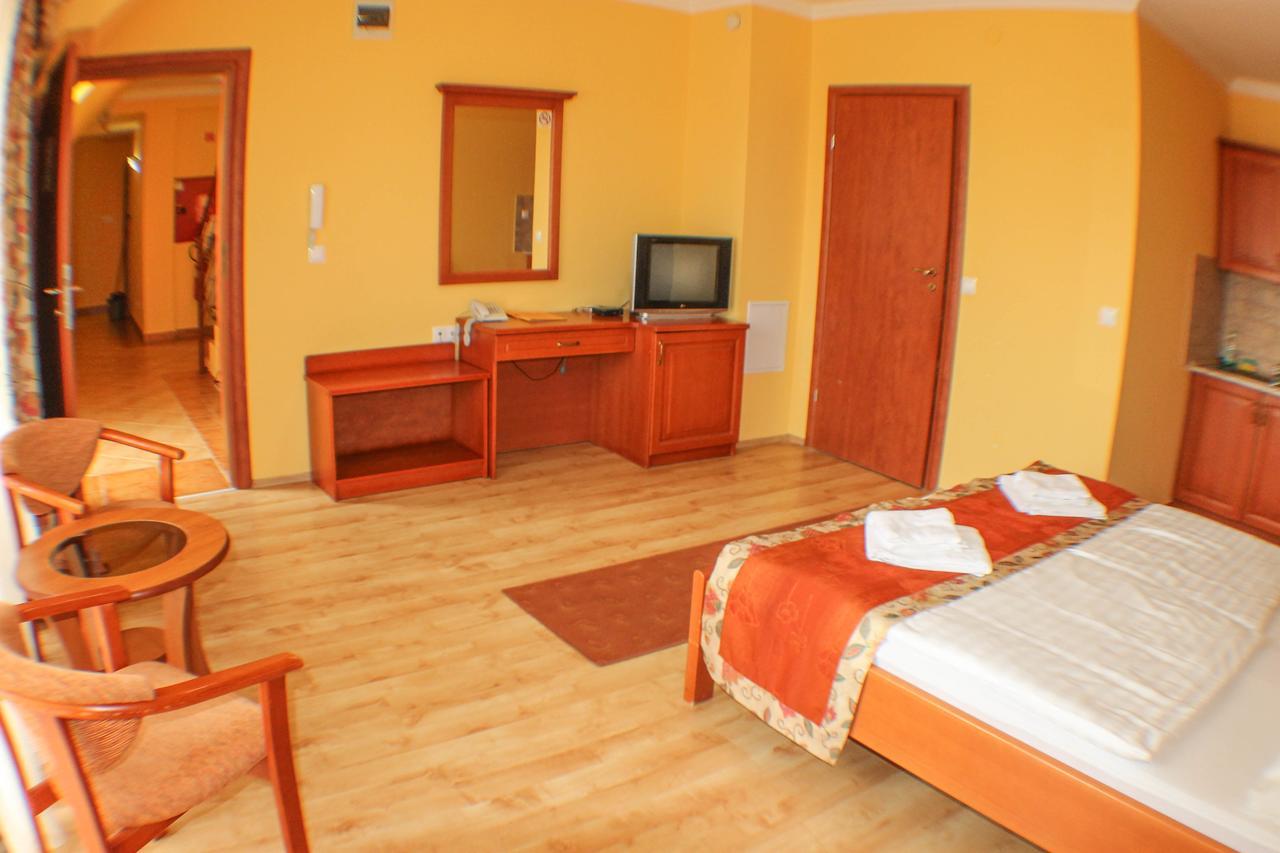 Hotel Jarja Hajduszoboszlo Ngoại thất bức ảnh