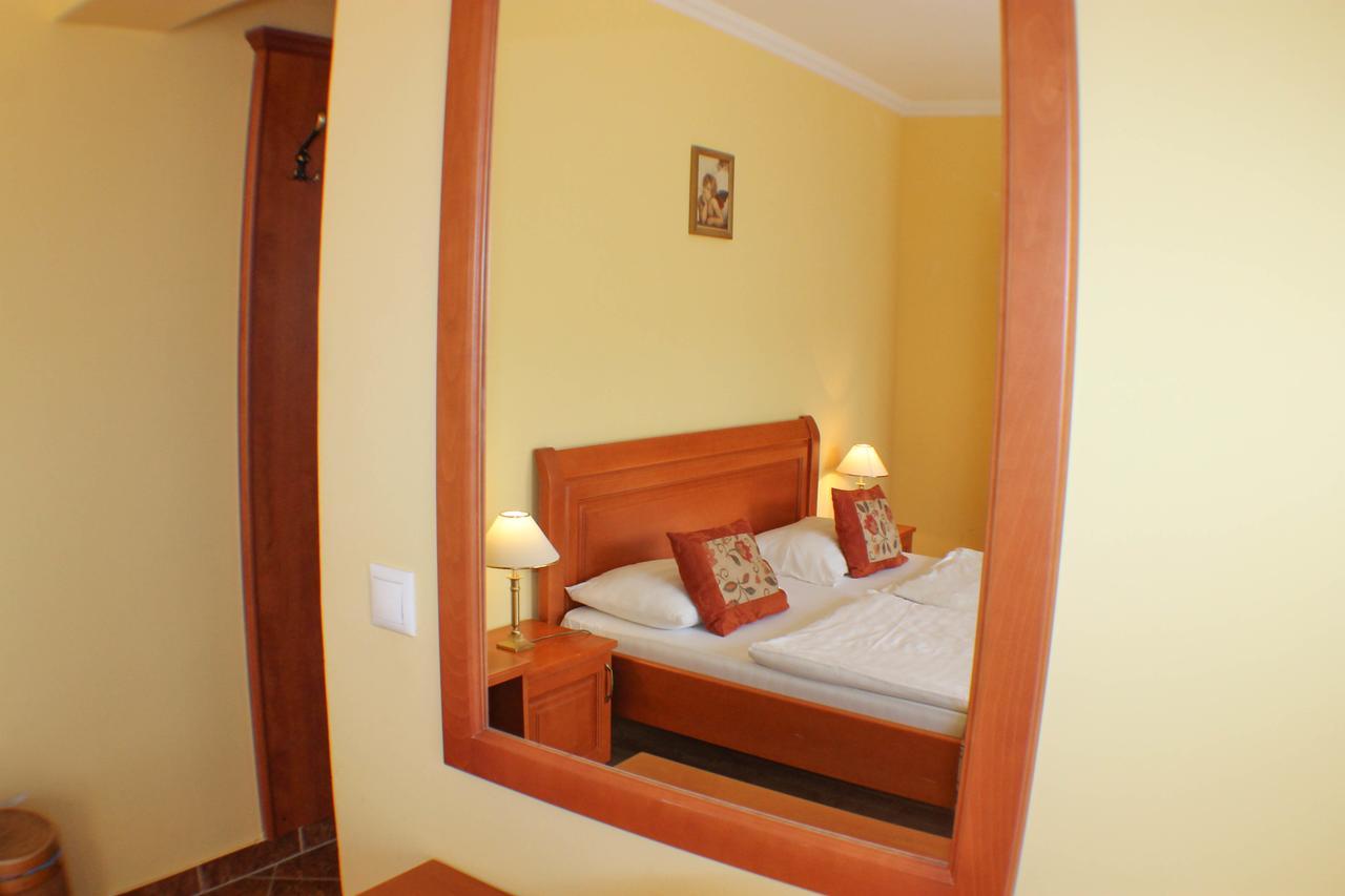 Hotel Jarja Hajduszoboszlo Ngoại thất bức ảnh