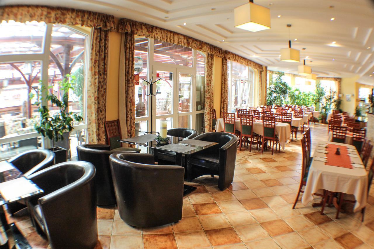Hotel Jarja Hajduszoboszlo Ngoại thất bức ảnh