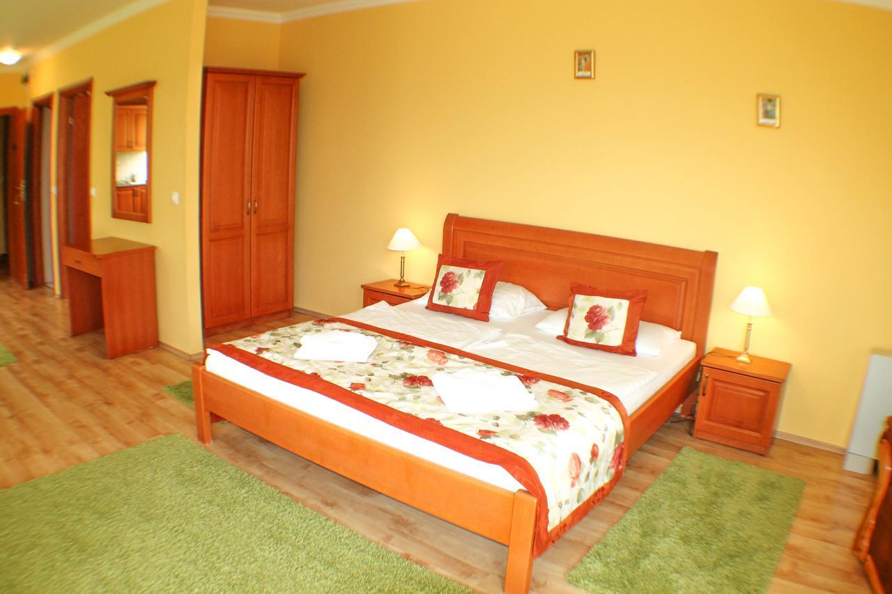 Hotel Jarja Hajduszoboszlo Ngoại thất bức ảnh