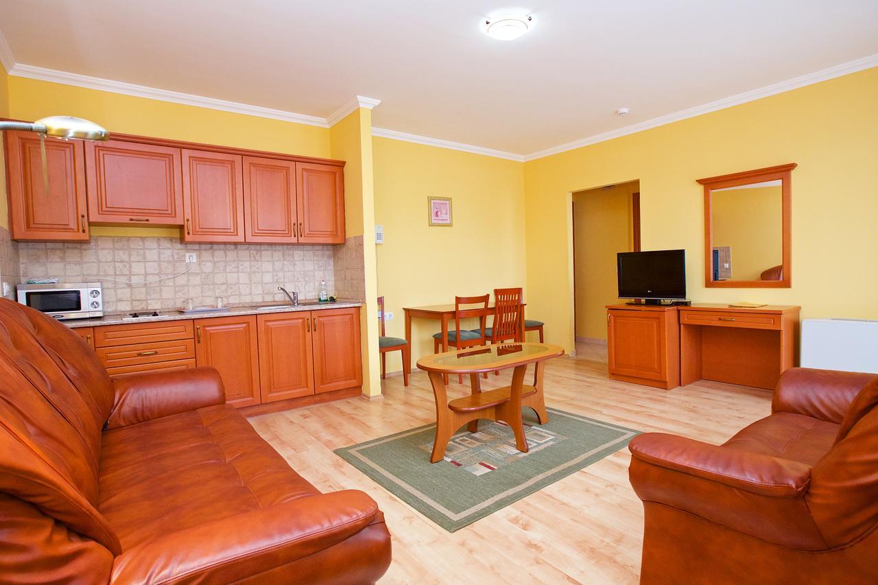 Hotel Jarja Hajduszoboszlo Ngoại thất bức ảnh
