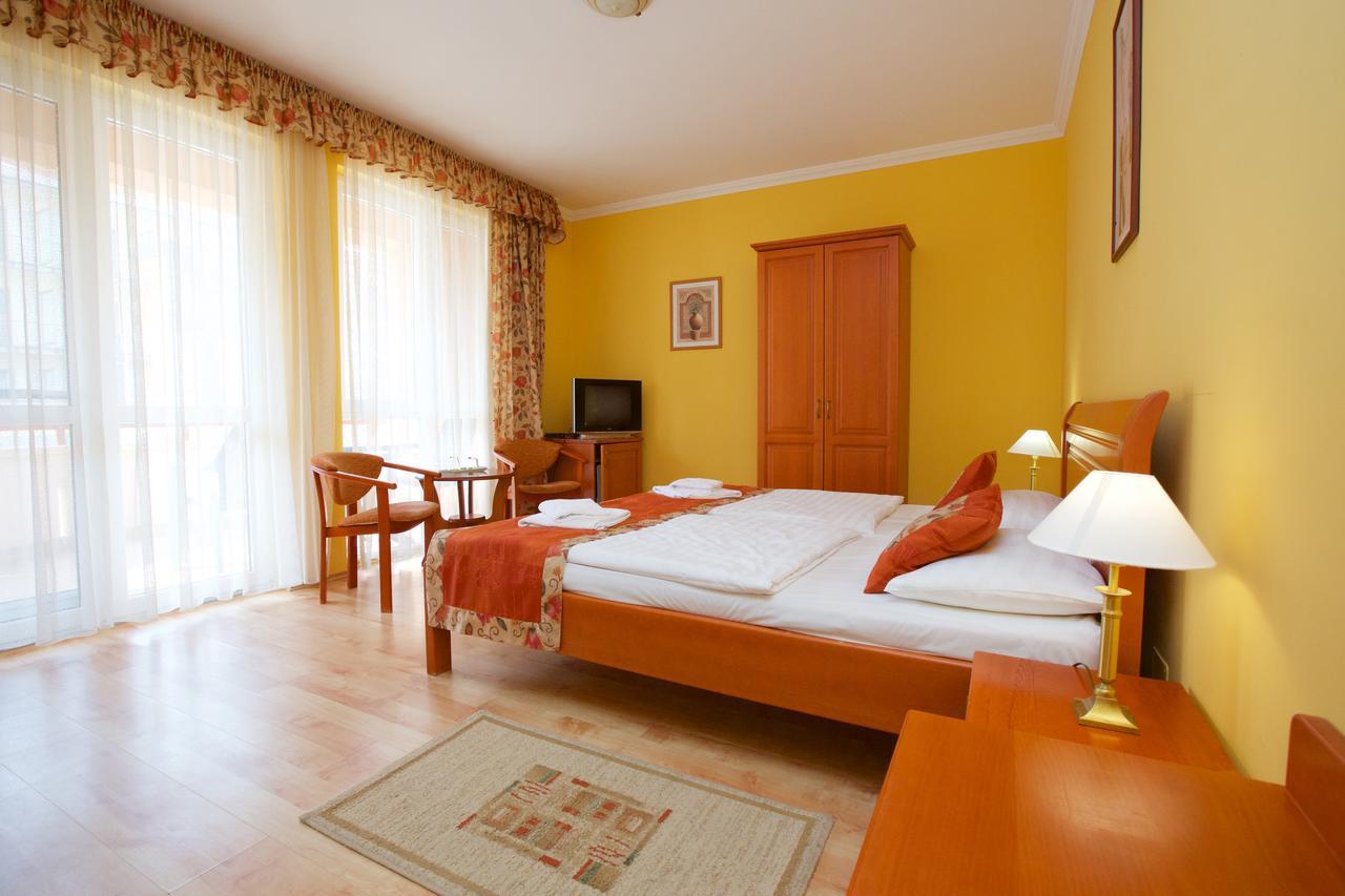 Hotel Jarja Hajduszoboszlo Ngoại thất bức ảnh
