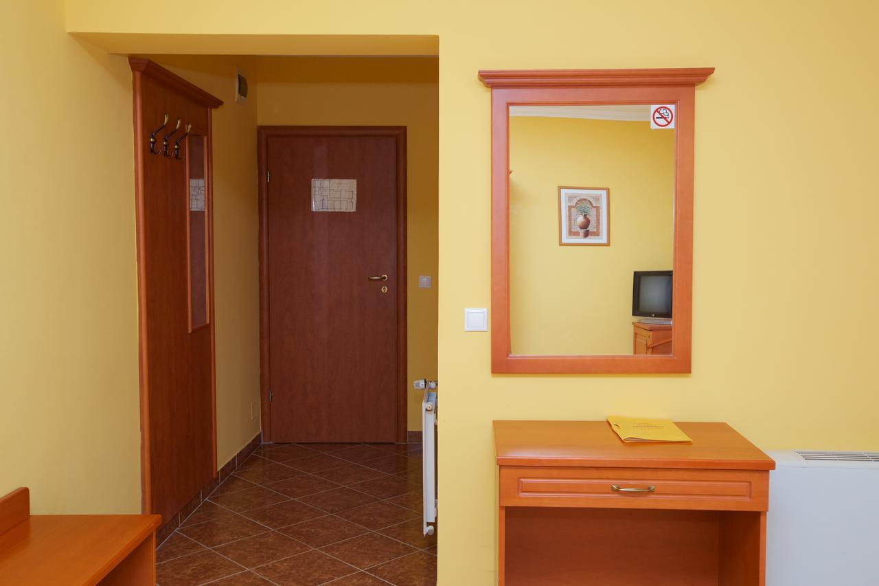 Hotel Jarja Hajduszoboszlo Ngoại thất bức ảnh
