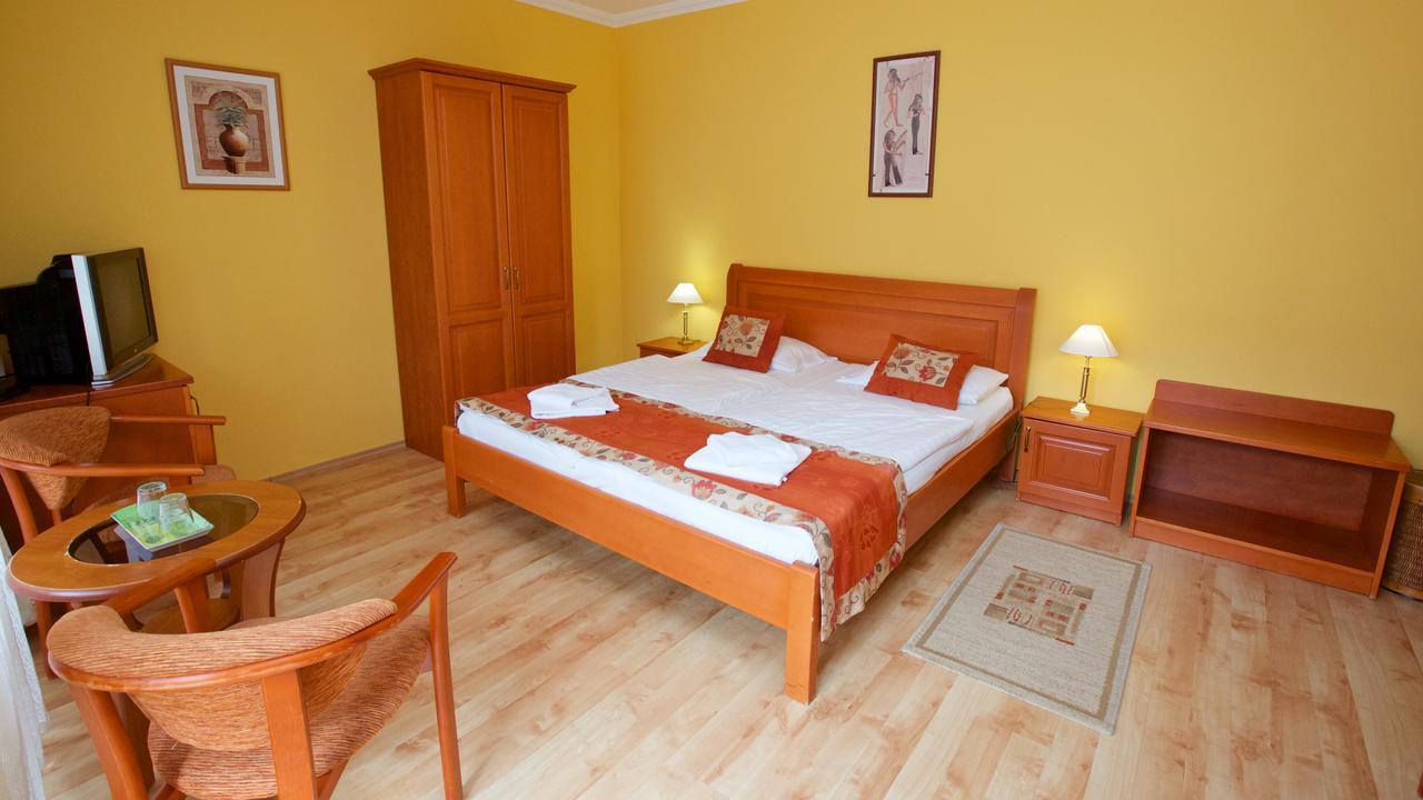 Hotel Jarja Hajduszoboszlo Ngoại thất bức ảnh